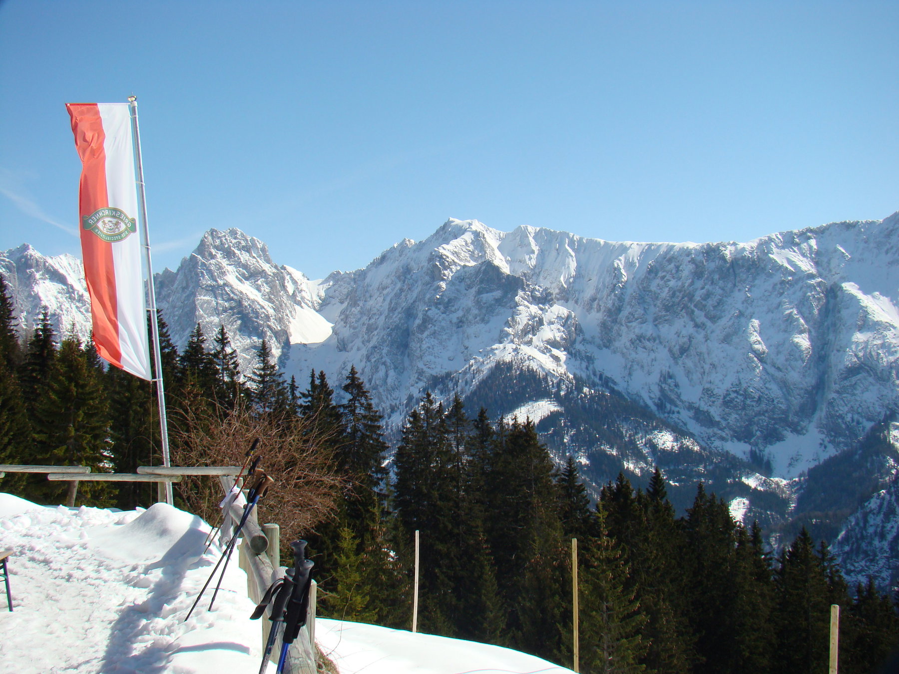 Ausblick Vorderkaiserfeldenhütte. Foto: Markus Büchler