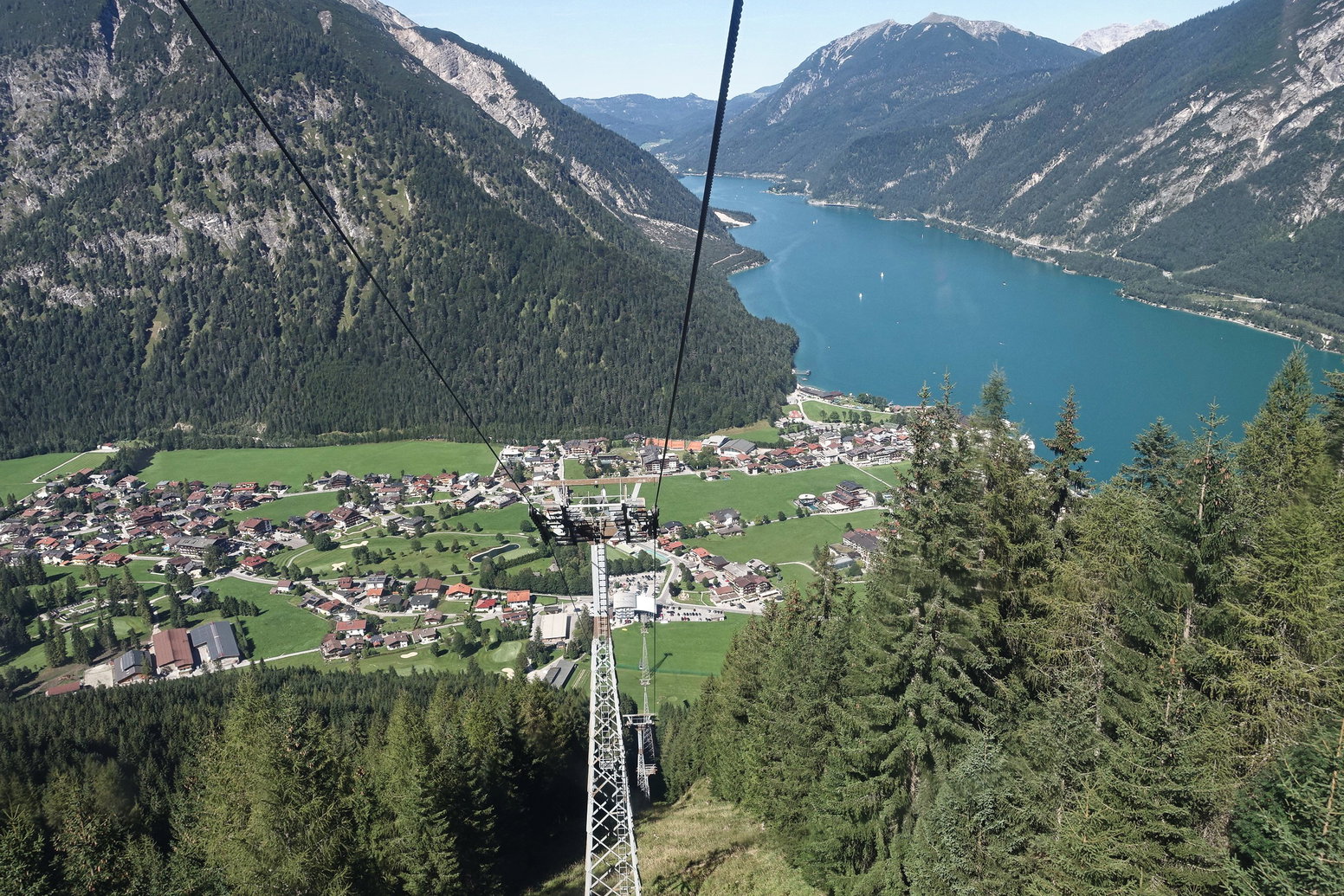 Auffahrt mit der ersten Gondel. Foto: Gerold Petritsch