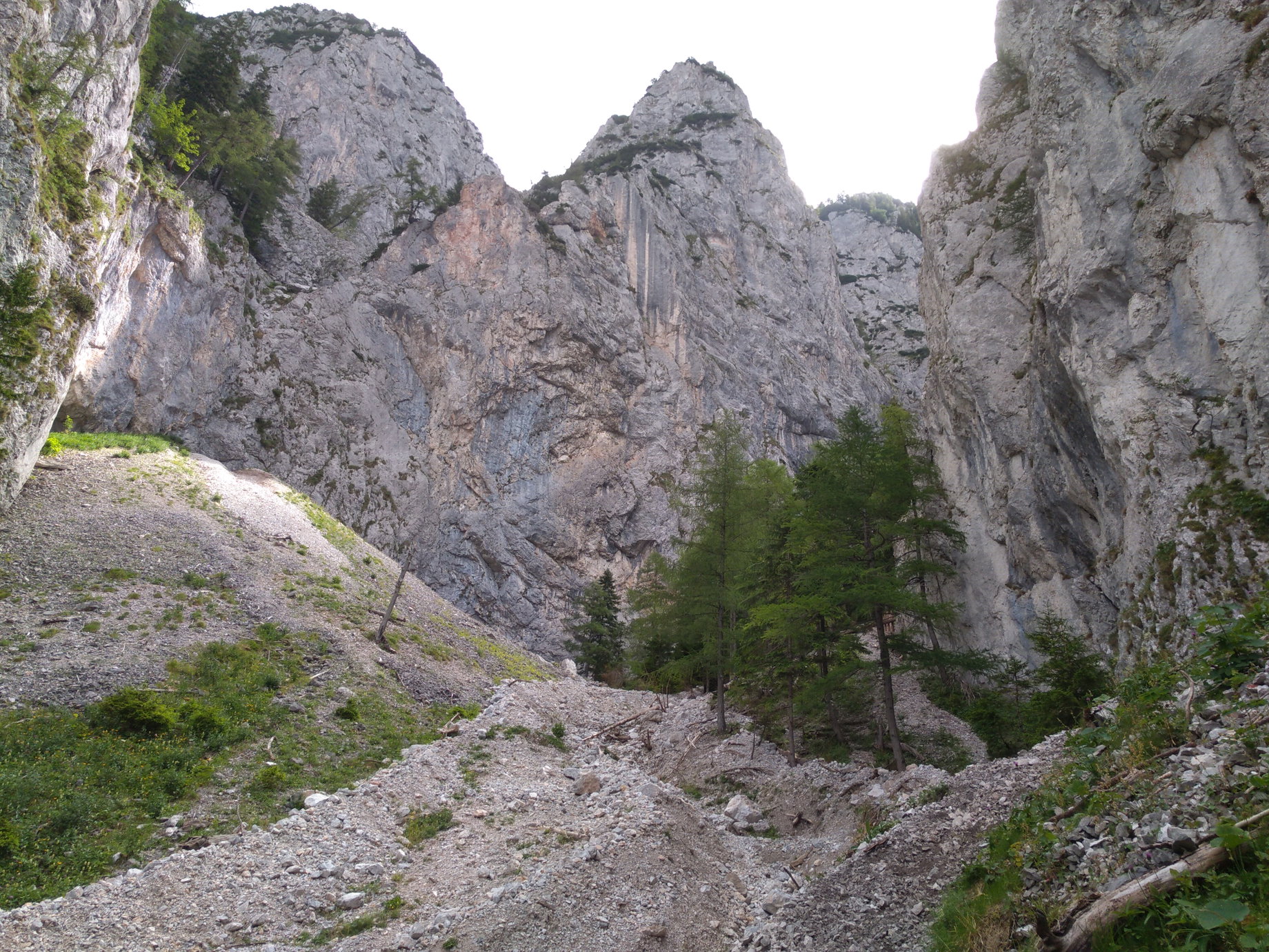 Steilwände der Rax. Foto: Johannes Kropf