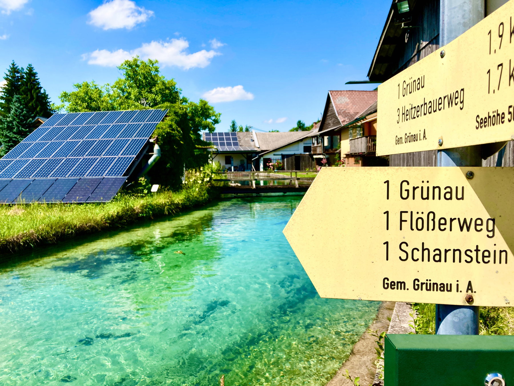 Grünes, klares Almtal