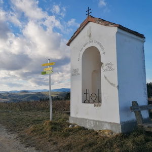 Sonniges Grenzwandern bei Kirchschlag in der Buckligen Welt