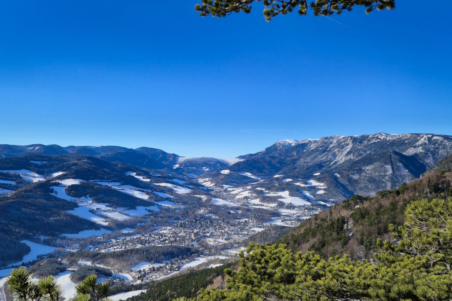 Winter Wonderland: Schnee und Sonne von Payerbach nach Puchberg